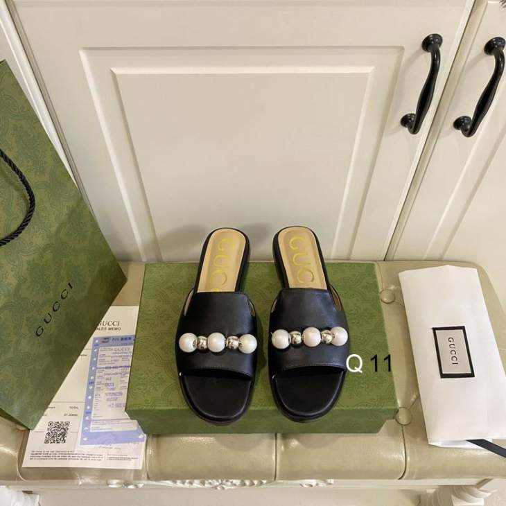 Picture of Gucci Slippers _SKUGuccisz35-39Y01111979
